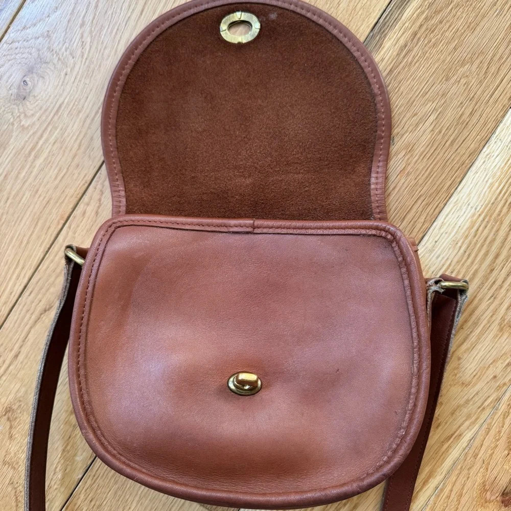 Vintage Coach Watson 9981 British Tan Leather Crossbody Bag - Picture 8 of 12